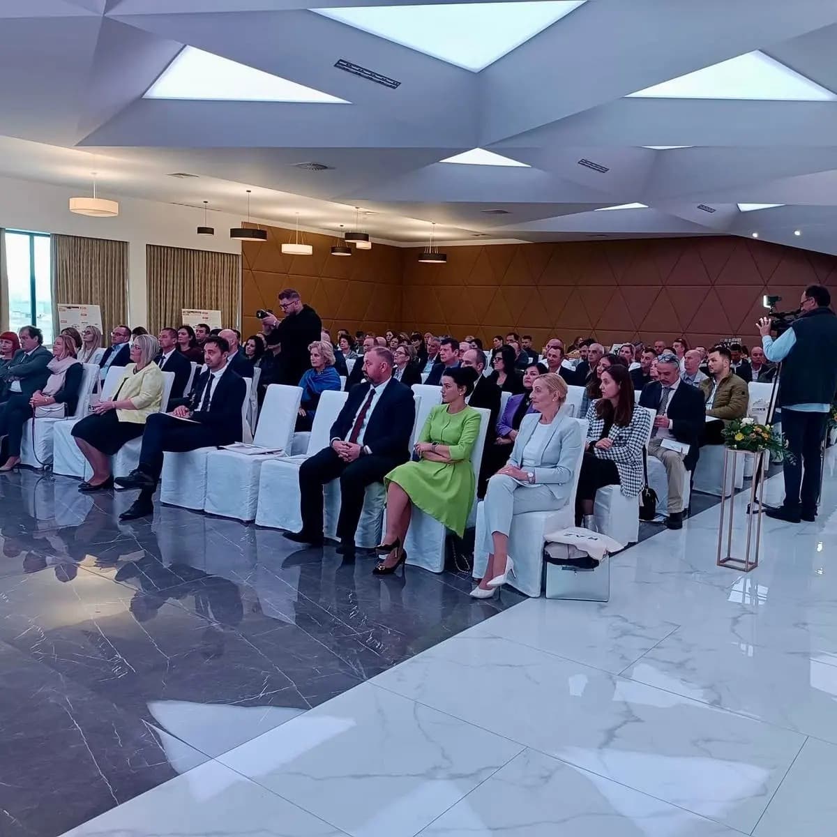 Ministar Šibonjić na Gospodarskom forumu u Žepču: Nove investicije mijenjaju ekonomsku paradigmu BiH