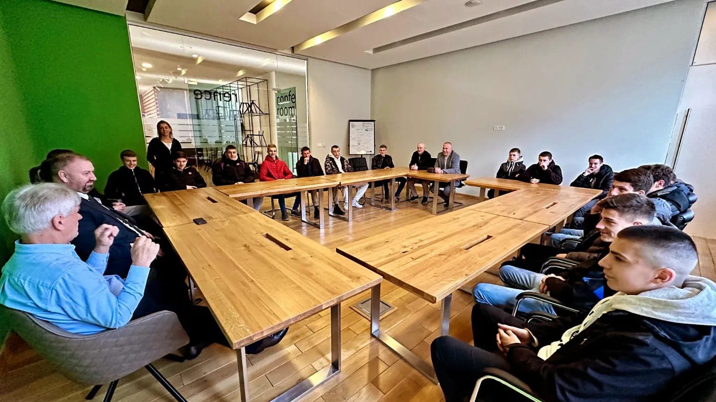 Minister Sibonjic Visited Tisakomerc d.o.o. with Students from Žepče