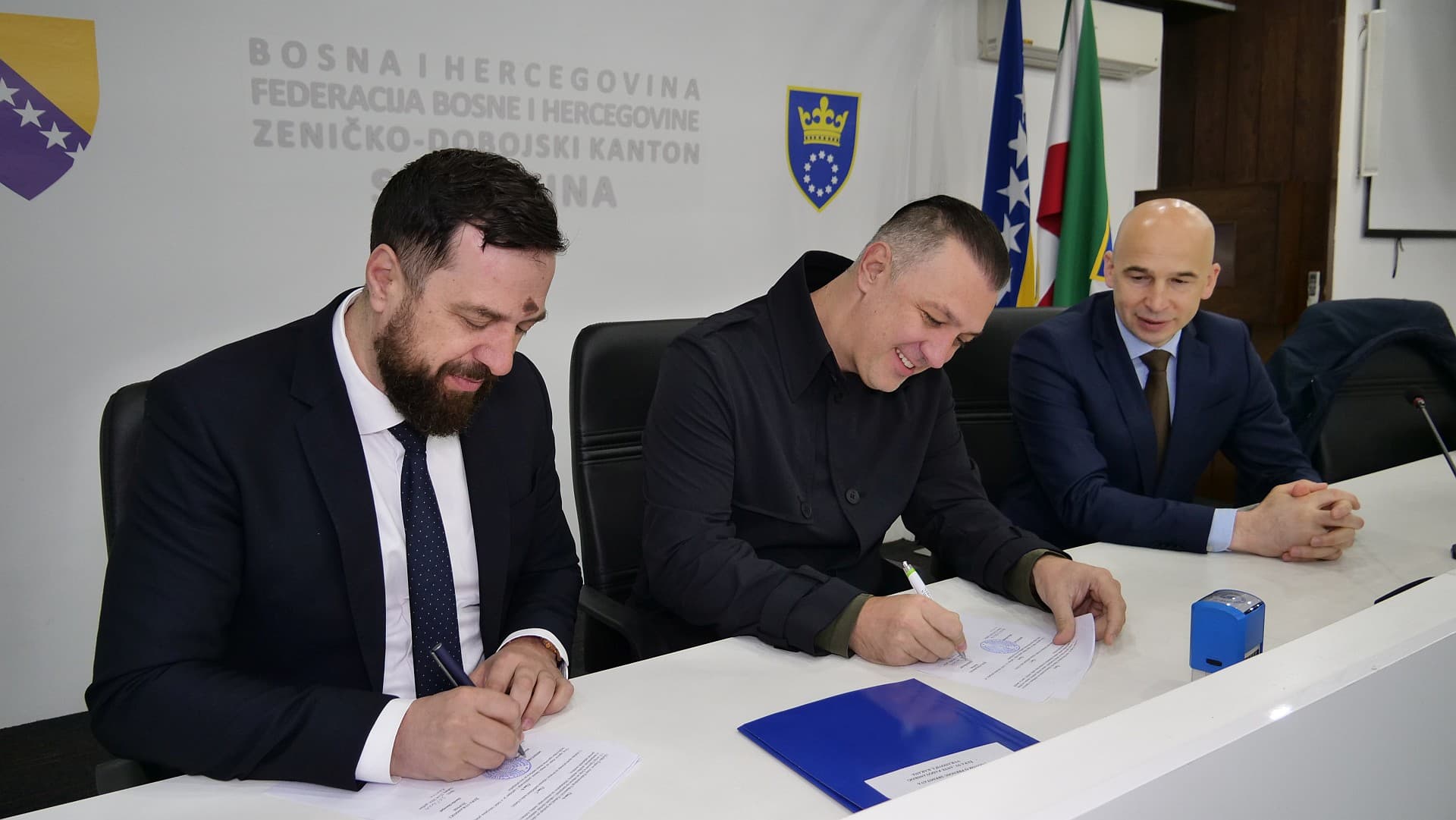 Zenica ve Kakanj'daki Dini Topluluk Projelerinin Finansmanına İlişkin Sözleşmeler İmzalandı: İslam Kültür Merkezinin Tamamlanması İçin Ek 200.000 KM