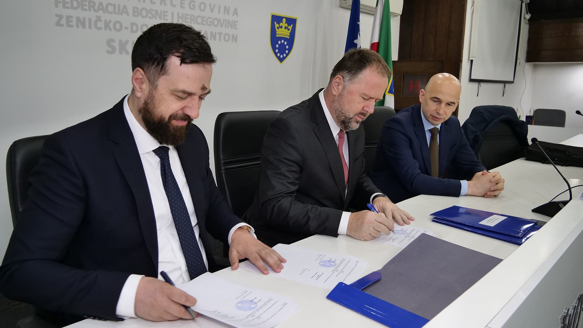 Potpisani ugovori o finansiranju projekata vjerskih zajednica u Zenici i Kaknju: Za završetak Islamskog kulturnog centra dodatnih 200.000 KM