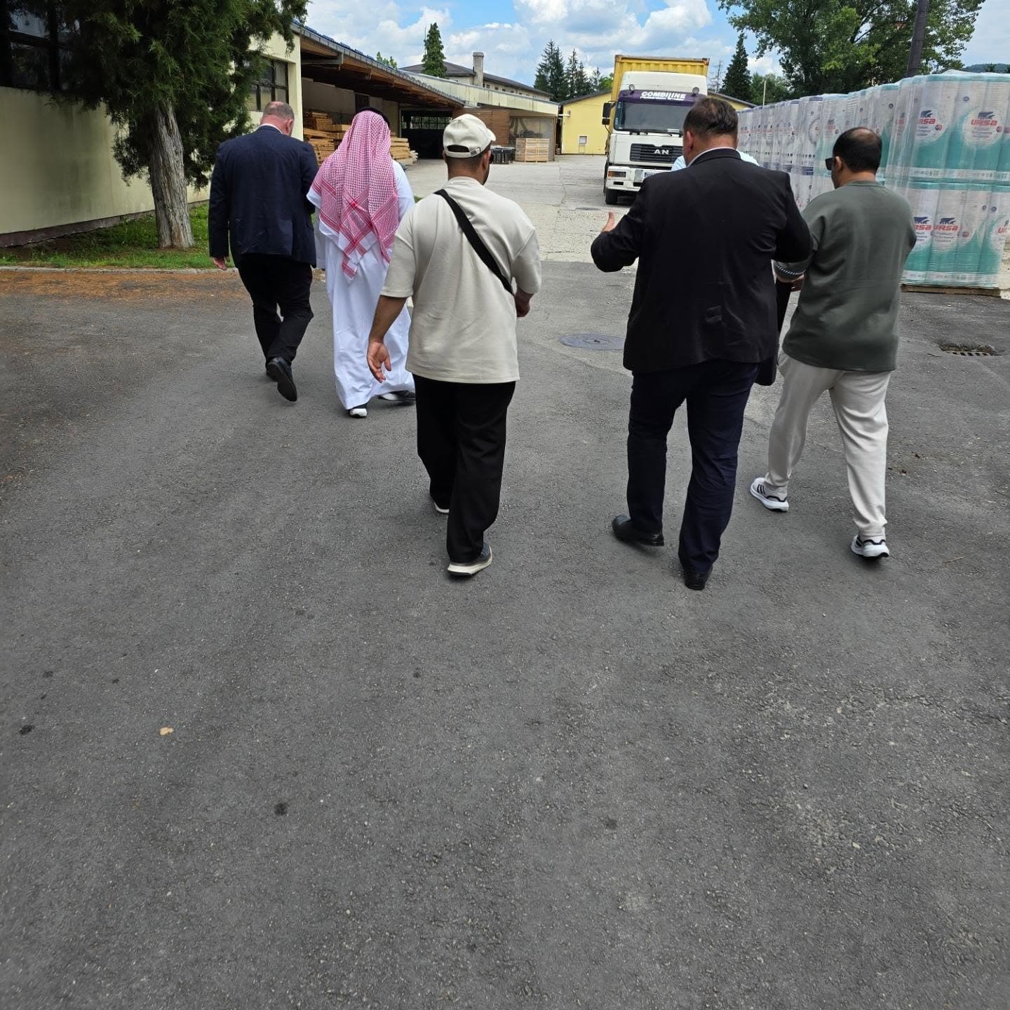 Guests from Saudi Arabia Visit the Largest Prefabricated House Manufacturer in the Region