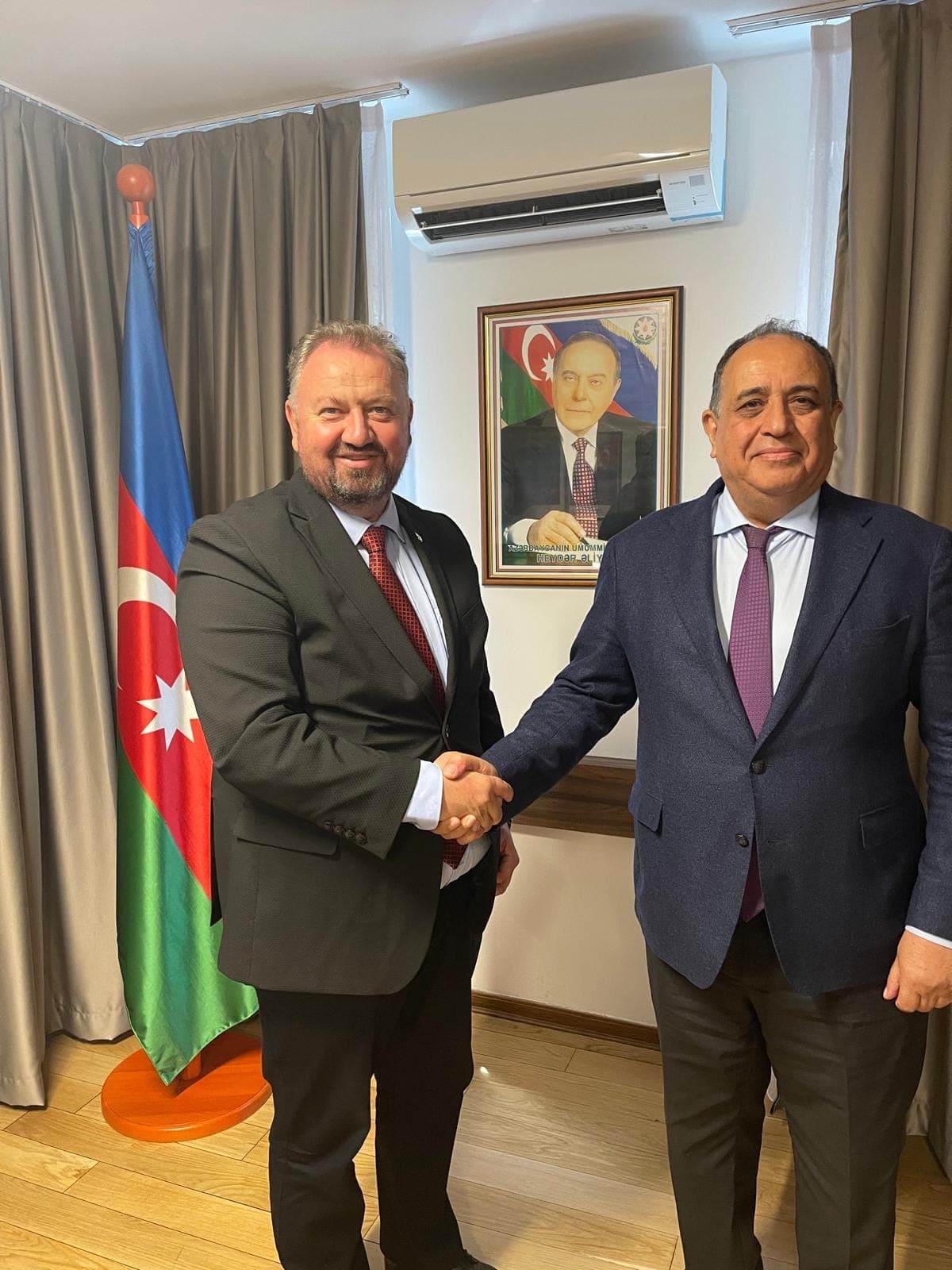 Ministar Šibonjić razgovarao sa ambasadorom Azerbejdžana dr. Gulijevim