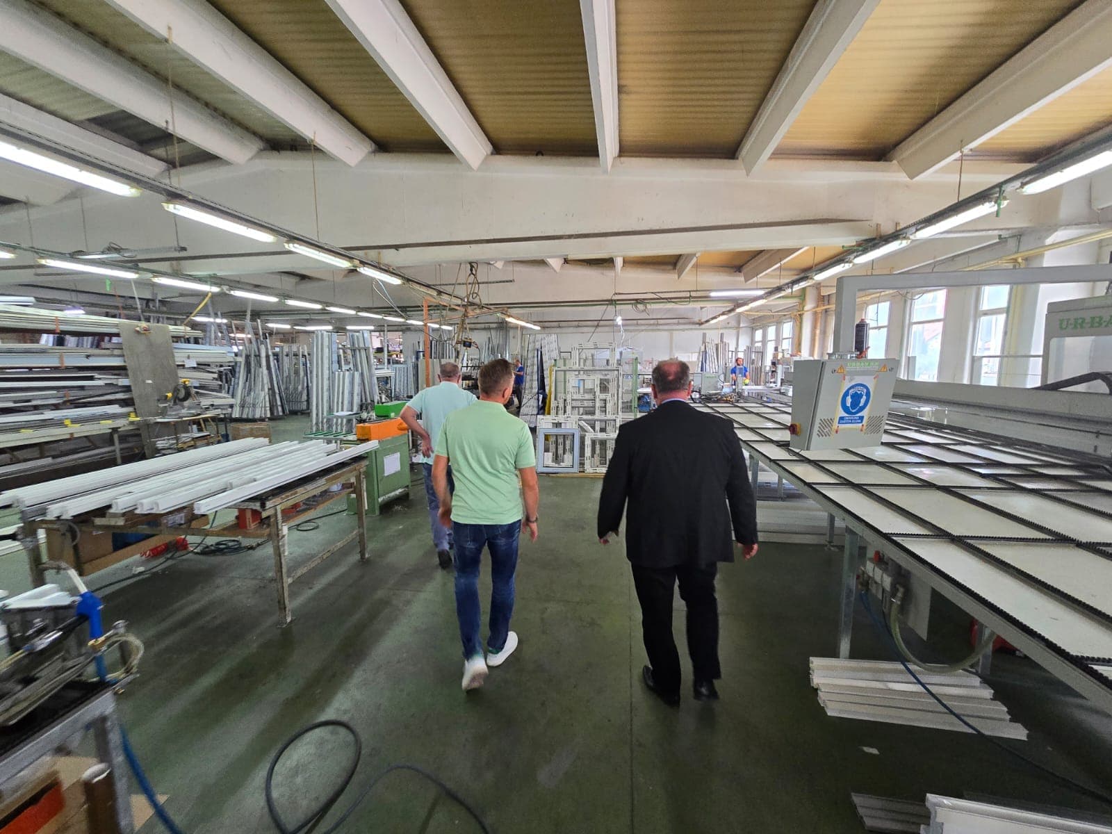 Ministar Šibonjić posjetio firmu Ugarak Visoko – lider u proizvodnji aluminijske i PVC stolarije