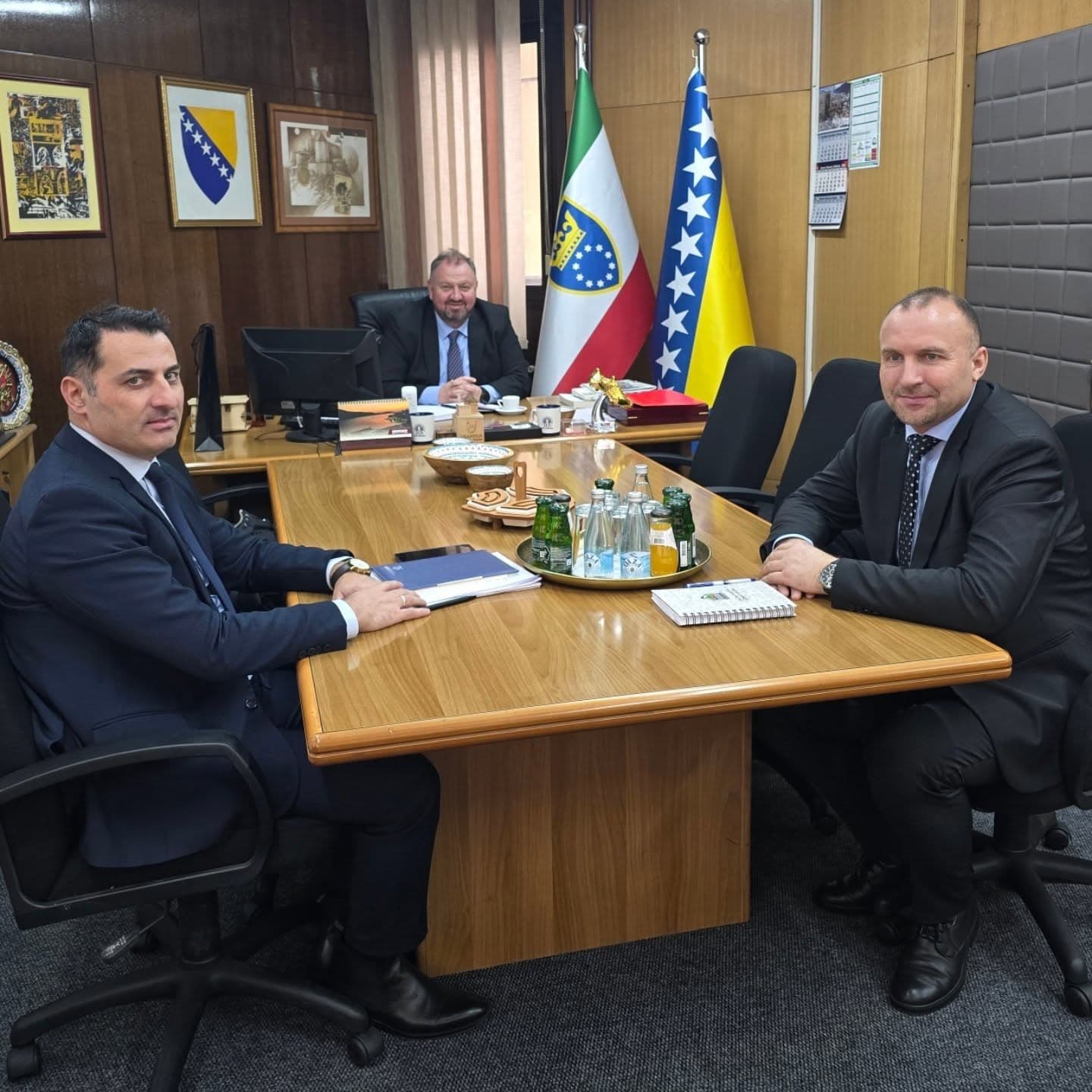 Sastanak ministra privrede ZDK Samira Šibonjića i načelnika Općine Kakanj Mirnesa Bajtarevića