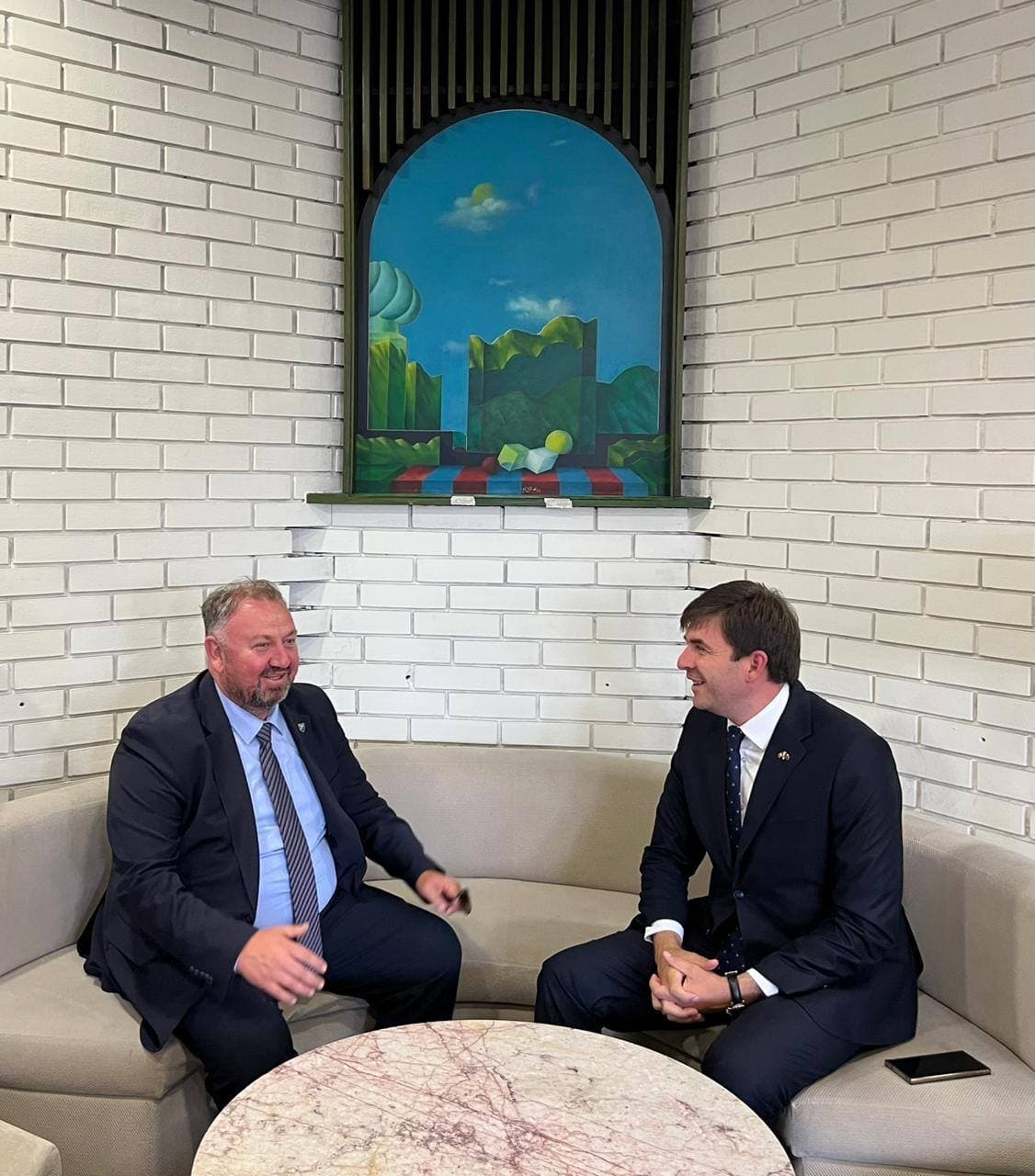 Sastanak Šibonjić – Azemović: inicijative za razvoj lokalnih zajednica u Zeničko-dobojskom kantonu i Crnoj Gori