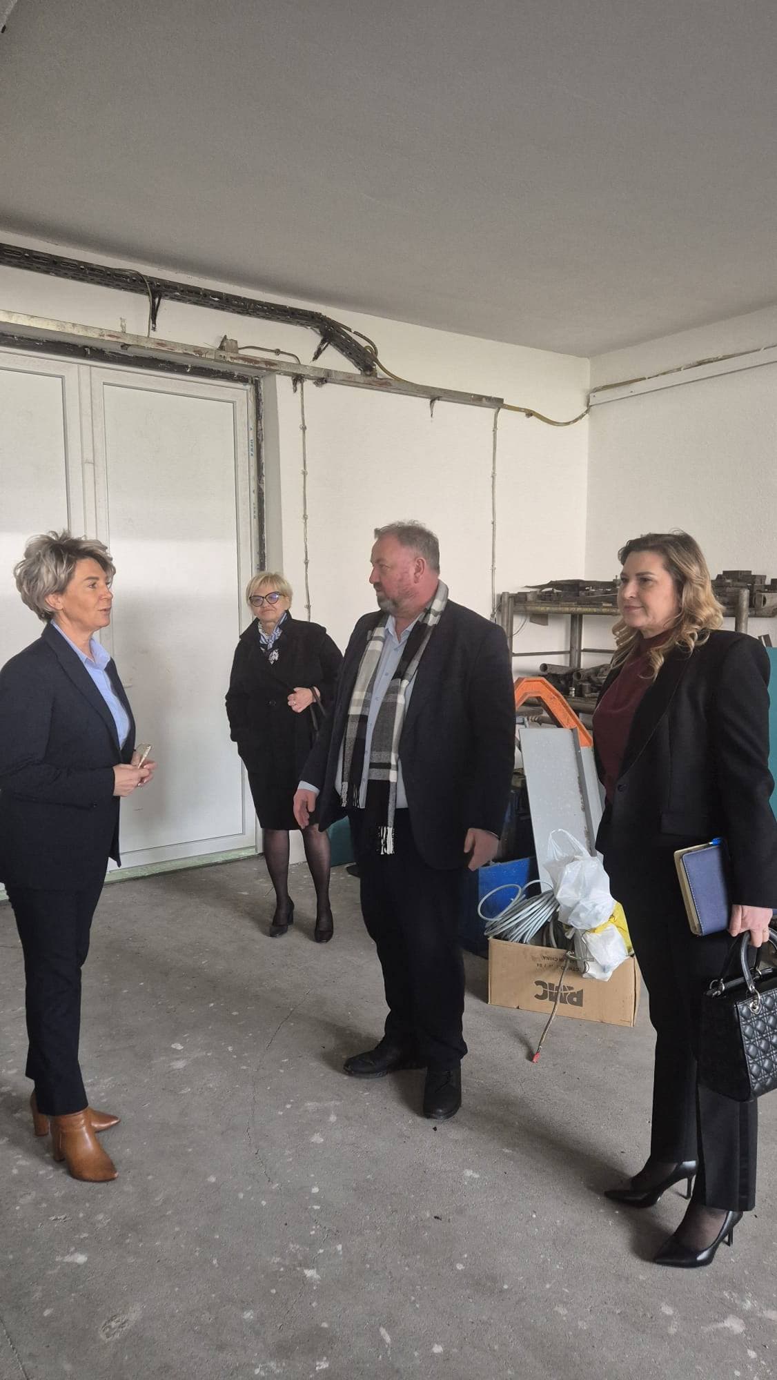 Ministar Šibonjić u posjeti kompaniji Junior Eko Termik (JET) iz Tešnja