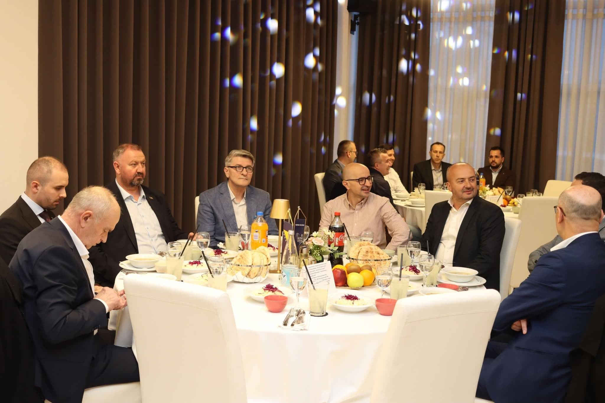 Ministar Šibonjić na iftaru privrednika u organizaciji Biznis centra Jelah-Tešanj