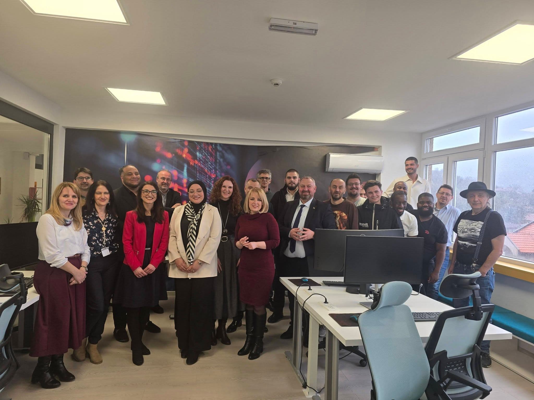 Ministar Šibonjić svečano otvorio REZ IT/AI Akademiju i IT inkubator u Zenici