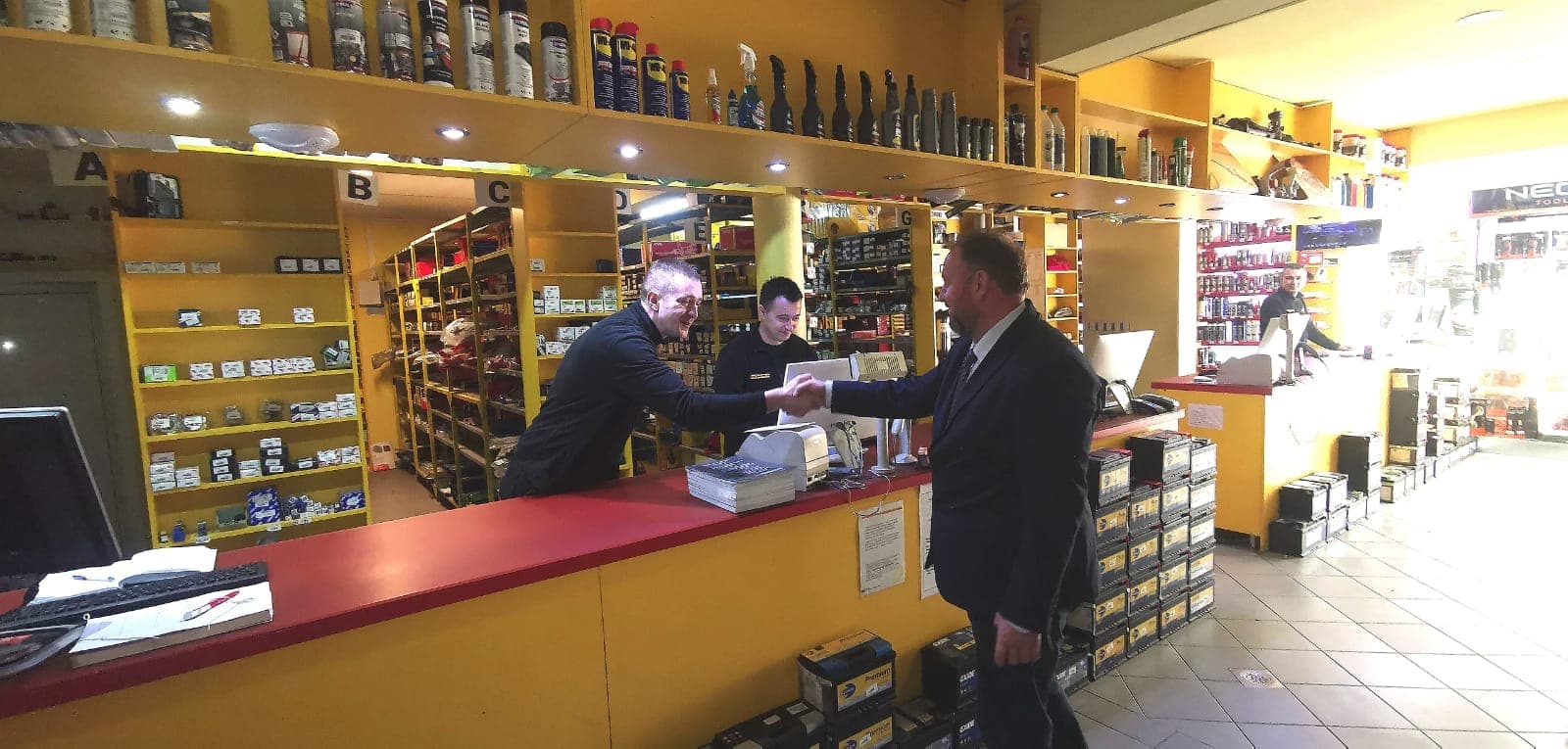 ZDK Ekonomi Bakanı: Strong Auto bölgenin en modern oto servislerinden biri